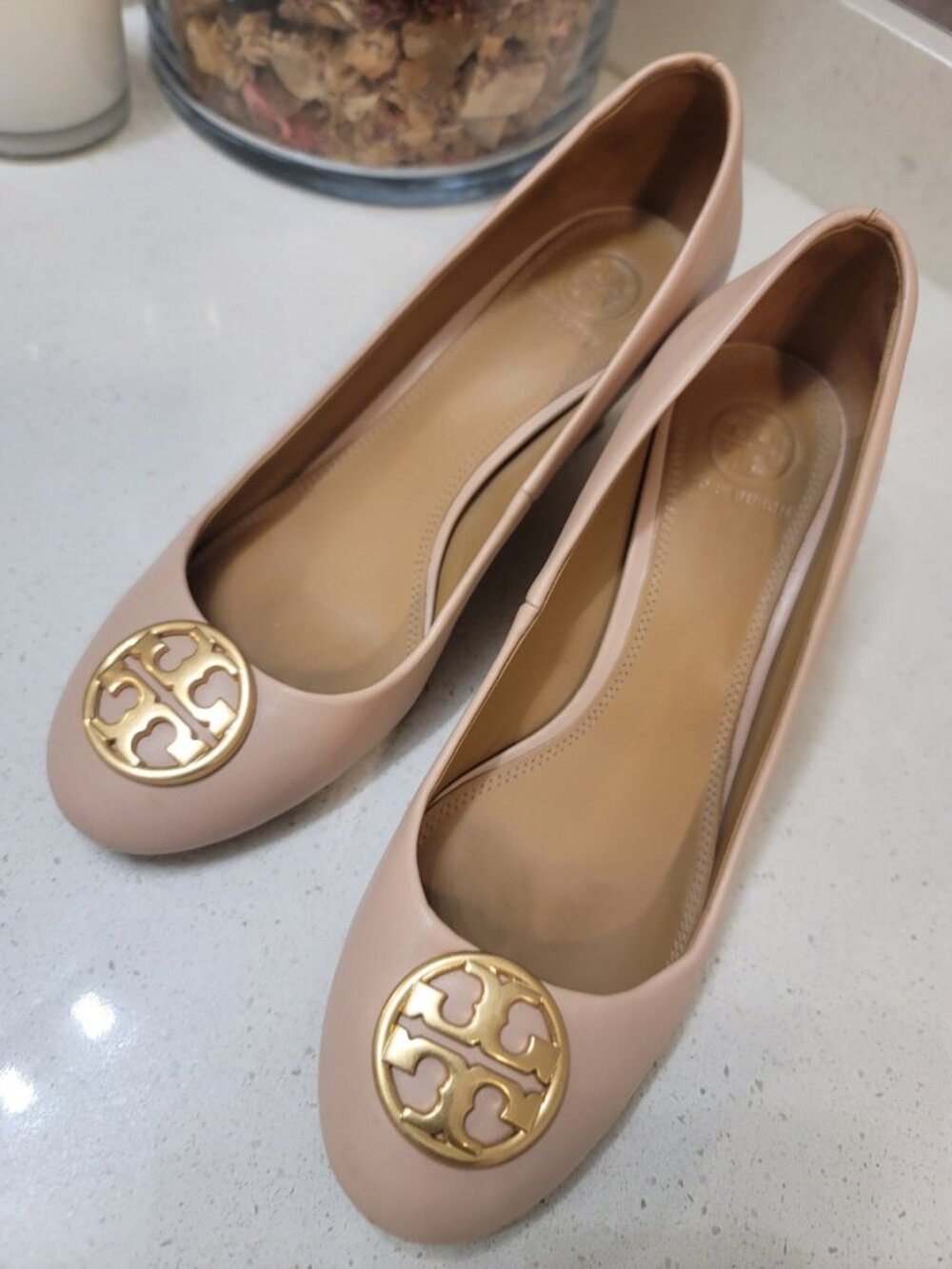 Tory Burch Leather Chelsea 65MM Medallion Wedge In Pink Size 8 - Picture 10 of 10